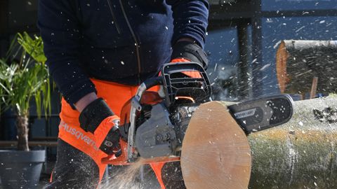 Husqvarna 564 XP et 550i XP : 2 tronçonneuses professionnelles Husqvarna 564 XP et 550i XP : 2 tronçonneuses professionnelles