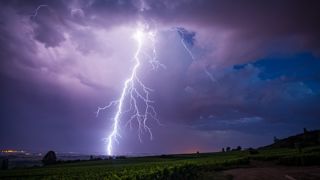 Fortes pluies, grêle : 13 départements en vigilance orange aux orages mercredi Fortes pluies, grêle : 13 départements en vigilance orange aux orages mercredi