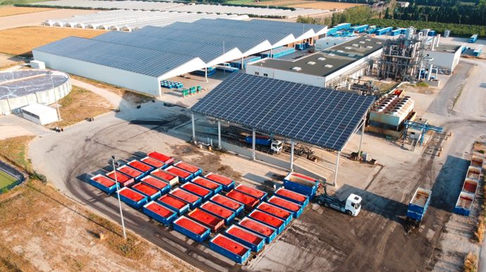 Implantée sur un site de 80 000 m2, l’usine Le Panier Provençal a transformé 94 700 tonnes de tomates fraîches d’industrie en 2024.