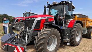 Le 8S Xtra vient se positionner à la place du 8S sur le créneau stratégique des 205 à 305 ch. Le 8S Xtra vient se positionner à la place du 8S sur le créneau stratégique des 205 à 305 ch.