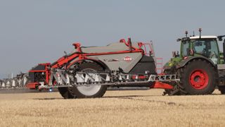 Kuhn présente le Karan, son nouveau pulvérisateur trainé.