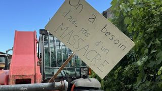 Les découvertes de cas sur les exploitations ont conduit les agriculteurs à lever les blocages. Les découvertes de cas sur les exploitations ont conduit les agriculteurs à lever les blocages.