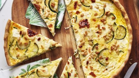 Recette de tarte à la courgette et à la féta.