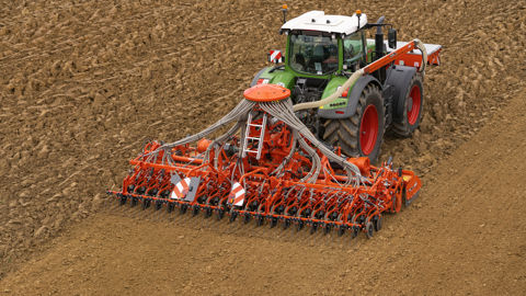Kuhn présente sa herse rotative combinable RCS en 6 m de large.