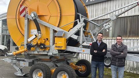 Dans le secteur de la Beauce, l’irrigation nécessite du matériel précis et performant, ainsi qu’un bon accompagnement, estiment Romain Meunier et Guillaume Berrué des établissements Allezy. Dans le secteur de la Beauce, l’irrigation nécessite du matériel précis et performant, ainsi qu’un bon accompagnement, estiment Romain Meunier et Guillaume Berrué des établissements Allezy.