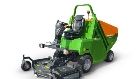 Le Profihopper 1500 peut maintenant travailler avec deux systèmes de coupe bien différenciés. Le Profihopper 1500 peut maintenant travailler avec deux systèmes de coupe bien différenciés.