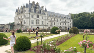 Les jardins qui entourent le château de Chenonceau, situé dans l'Indre-et-Loire, magnifient ce célèbre site. Les jardins qui entourent le château de Chenonceau, situé dans l'Indre-et-Loire, magnifient ce célèbre site.