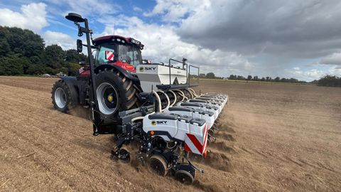 Le semoir monograine Sonic rejoint le catalogue Sky (ex-Sulky).