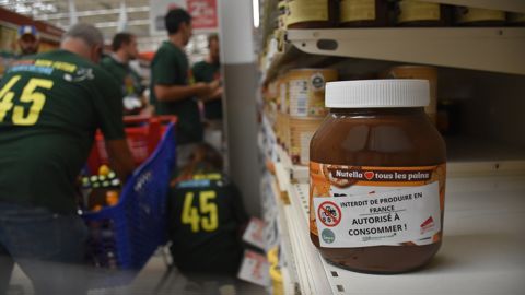 La proposition de loi veut interdire les produits traités à l'acétamipride dans les rayons français. (ici, la FDSEA du Loiret en action pour dénoncer la concurrence déloyale cet été.)