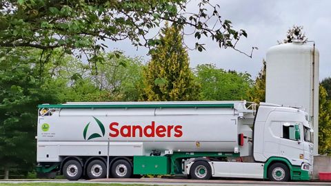 Sanders veut devenir « le maître-œuvre » de nouveaux projets d'installation en élevage. Sanders veut devenir « le maître-œuvre » de nouveaux projets d'installation en élevage.