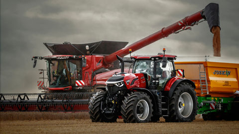La gamme de tracteurs Optum de Case IH se garnit de trois modèles qui grimpent à 360, 390 et 435 ch.