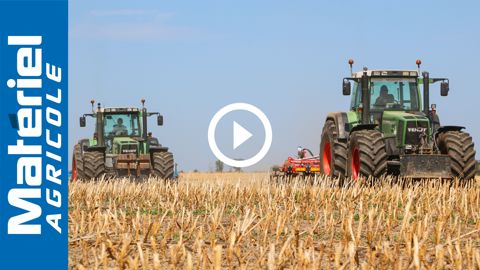 Un duo de Fendt Favorit 926 Vario au déchaumage Un duo de Fendt Favorit 926 Vario au déchaumage