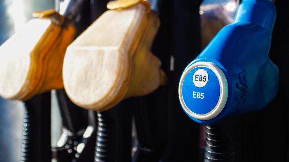 Le projet de loi de finances (PLF) pour 2026 prévoit la réduction progressive de l'avantage fiscal pour le carburant E85 (éthanol), produit notamment à partir de betteraves en France.