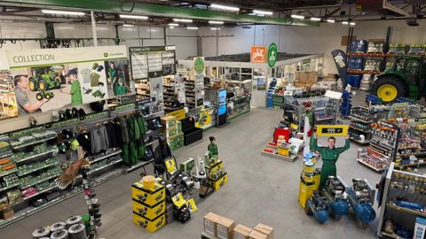 Les magasins de SV Pro cumulent 60 000 références de pièces détachées.