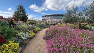 Le distributeur de semences et de plants adapte son nom et son identité visuelle pour poursuivre son développement à l’international. Graines Voltz devient simplement Voltz. Ici, les Summer Trials sur le site des Ponts-de-Cé.