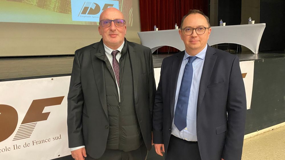 Jean-Marc Foucher, et Sébastien Ciezki, respectivement président et DG de la coopérative Île de France Sud, lors de son assemblée générale qui s'est tenue jeudi 4 décembre, à Étampes (Essonne).