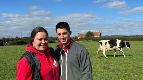 Aline et Kévin Lurson jeunes éleveurs de vaches laitières Orne
