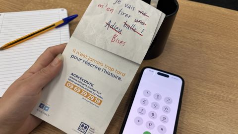 La MSA a mis en place un service d'écoute, vous pouvez contacter Agri'écoute 24h/24 et 7j/7 au 09 69 39 29 19.