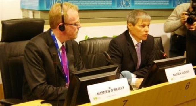 Dacian Ciolos commissaire européen à l'agriculture (à droite)