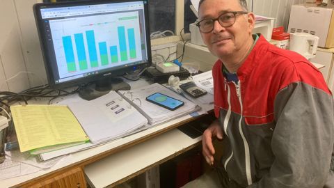 Éleveur caprin, Jean-Yves Rousselot s'est équipé de l'appli Aptimiz en 2018 pour optimiser son temps de travail.