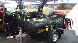 Broyeur compact, le C17 LT conserve les attributs de la marque. Sa carrosserie est en tôle.