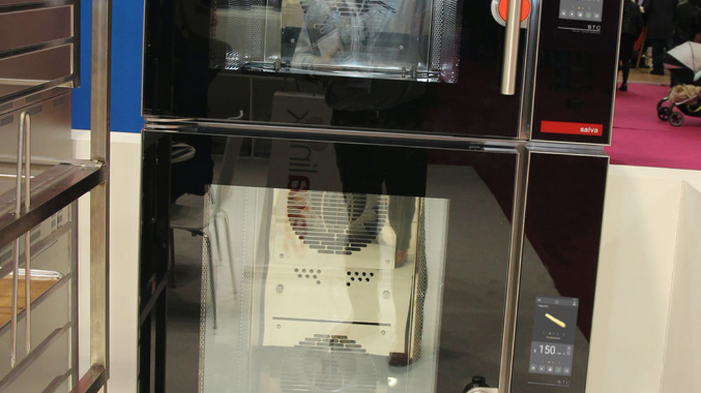 Le four ventilé Kwik-co avec platine STC de Salva.