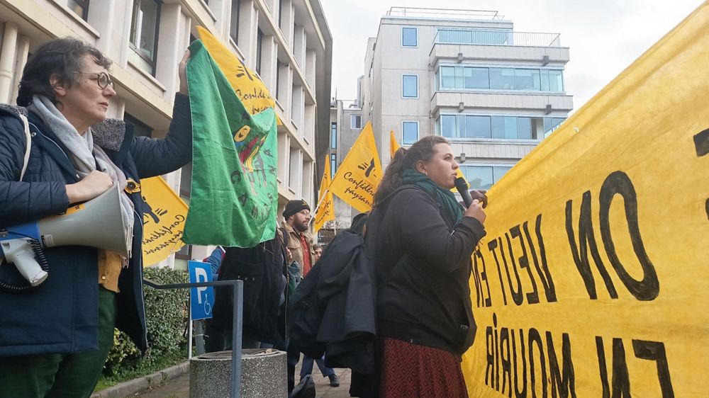 Action coup de poing de la Confédération paysanne au ministère de l'agriculture