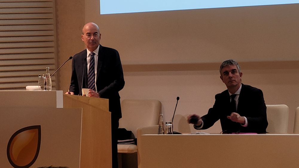 Christophe Grison, président du conseil de surveillance, et Guillaume Van de Velde, directeur, lors de l'assemblée générale de Ceremis, jeudi 15 janvier, à Paris.