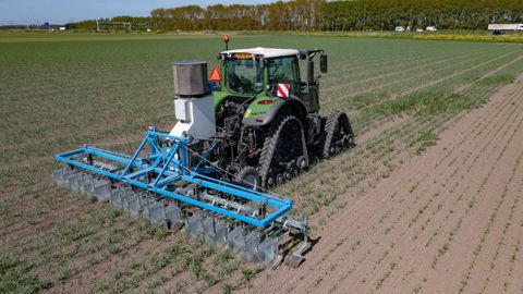 Andela propose une solution polyvalente de désherbage électrique. La génératrice peut être couplée à plusieurs châssis applicateurs.