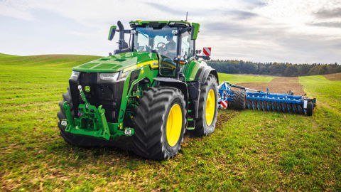 John Deere présente une nouvelle gamme de tracteur 8R et 8RX, dépassant les 500 ch.