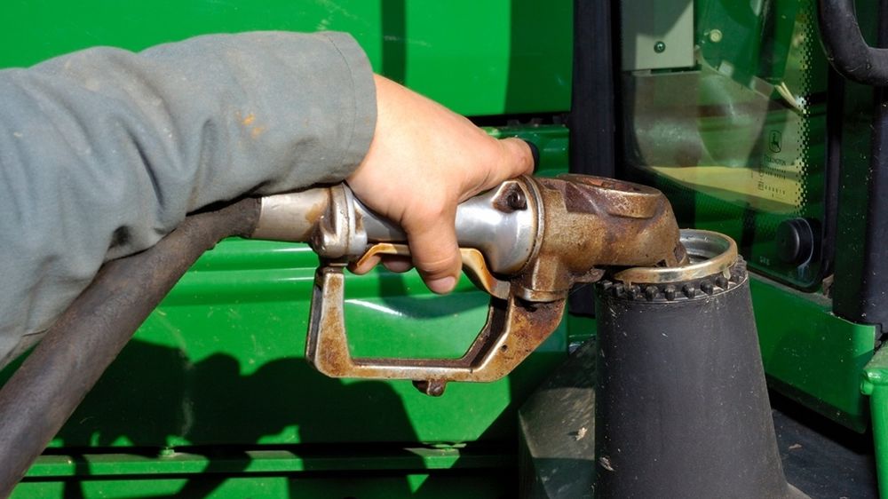 Plein de GNR dans un tracteur