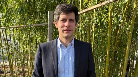 Ingénieur agronome de formation et ancien ministre de l'Agriculture, Julien Denormandie, publie « Le Chant du Sol ».