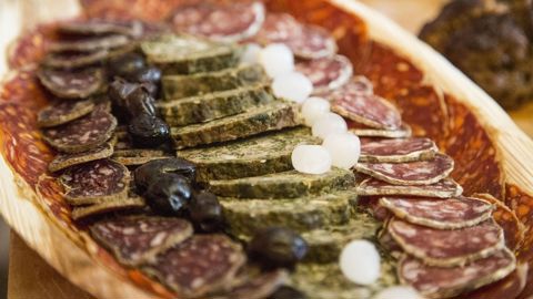 Les produits concernés sont des caillettes, des pâtés en croûte et des charcuteries cuites commercialisés entre le 17 janvier et le 28 février.