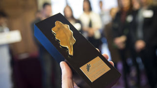 Le Prix d'excellence récompense les producteurs, parmi les lauréats du Concours général agricole, ayant la note moyenne la plus élevée pour l'ensemble des produits qu'ils ont présentés lors des trois dernières éditions du concours.