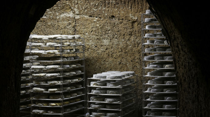 L’interprofession du saint-nectaire soumet au vote des producteurs fermiers et des affineurs un plan de régulation de l’offre.