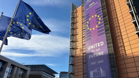 La Commission européenne précise que l'application provisoire de l'accord va permettre la suspension immédiate  de certains droits de douane