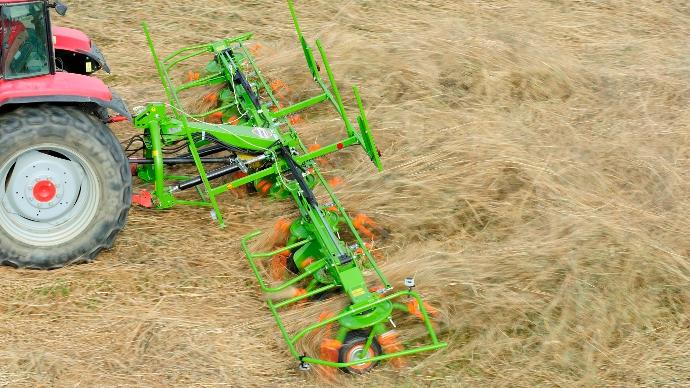 Faneuse Tonutti Wolagri Aries 880