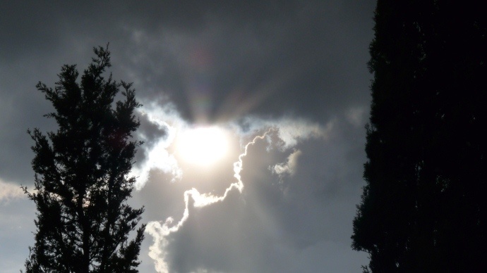 Ciel orageux avec soleil