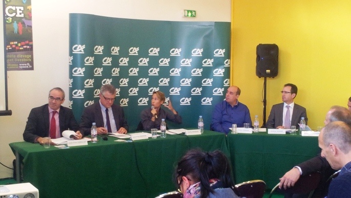 Jean-Yves Carillet, Secrétaire Général de Crédit Agricole en Bretagne, Jean-Paul Kerrien, Directeur, Gaëlle Regnard, Directrice de l'Agriculture de Crédit Agricole S.A, Johan Jaques, Directeur de Météo Services et Expert Météo pleinchamp.com et Jérôme Guiard, Directeur des Marchés et des Offres du Crédit Agricole des Côtes d’Armor.