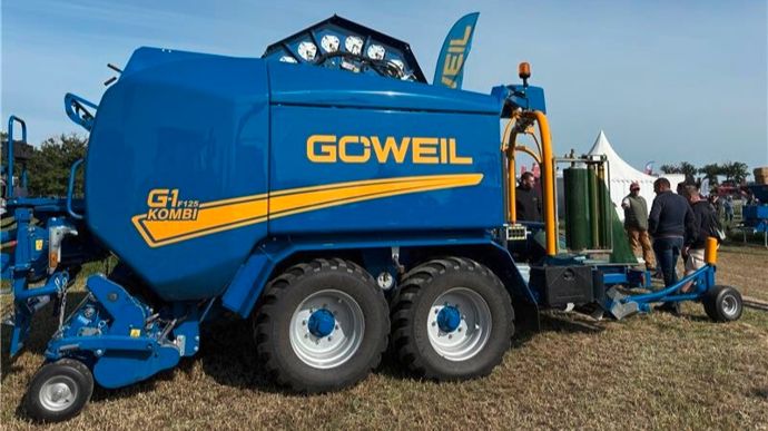 Göweil a présenté les nouveautés apportées à ses enrubanneuses. Sur la série G50, les anciennes options, dont l'isobus, deviennent de série. L'équipementier a également retravaillé le pick-up pour une meilleure alimentation de la G1F125 Kombi.