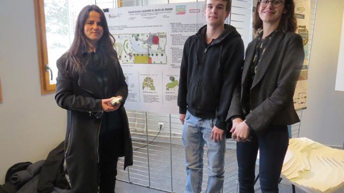 ©Odile Maillard L'équipe du Lycée de Bougainville – Paris Sud, à Brie-Compte-Robert (77) se composait de Florian Maire, Romain Lecalvez; Belza Beausoleil, Caroline Flamant. 
