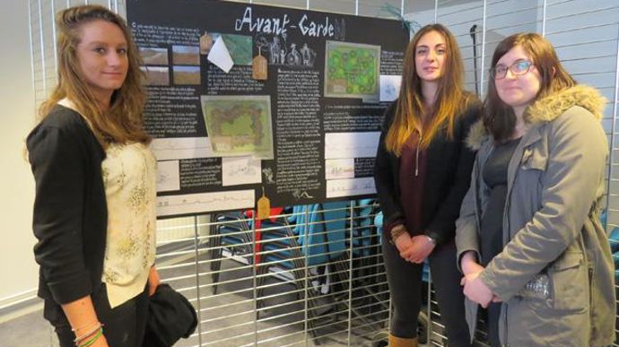 ©Odile Maillard L'équipe du lycée de Saint-Germain-en-Laye (78) se composait de Louise Germinet, Margot Parkitny, Vanille Moisson.  