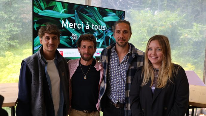 Les quatre paysagistes finalistes du Carré des jardiniers 2025 avec, de gauche à droite : Ludovic Orain (Terranova Paysage), Pierre Girault (Atzavara), Kévin Barthalay (Walden Paysage) et Éloïse Lorge (Lorge Paysages).