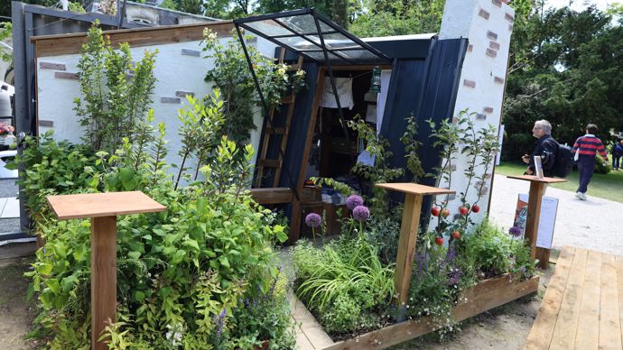 Prix Coup de Cœur du jury pour le « Sous le ciel de Paris » au Grand Prix Unep du Petit Jardin Urbain. Un jardin de 12 m² conçu par l'école d'architecture des jardins (ESAJ), réalisé par Lachaux Paysage.