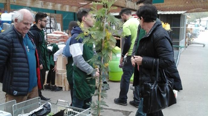 … même si ils n’avaient pas prévu d’acheter une jardinière, ils les ont acceptées… ©M. Calcavecchia