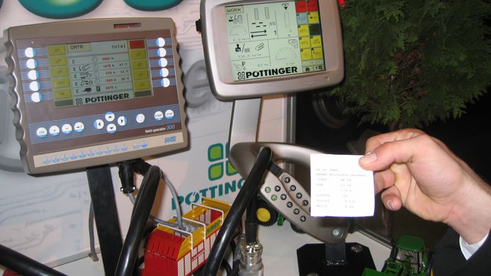 En 2005, les visiteurs du salon pouvaient découvrir les prémices de la connectivités Isobus entre le tracteur et les outils.