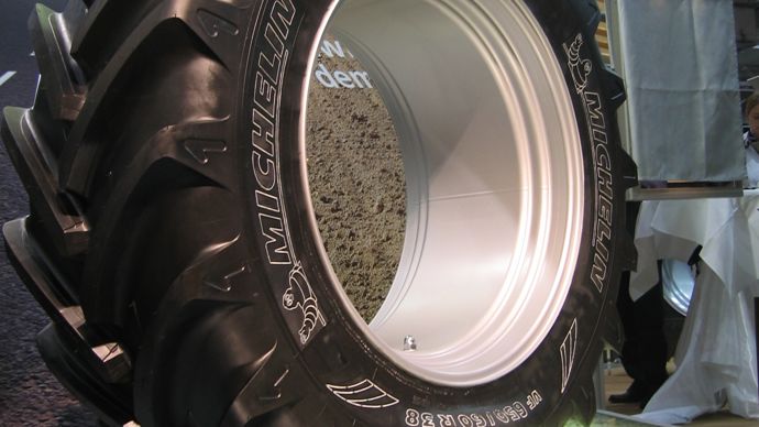 Le pneumatique Michelin XeoBib peut supporter une pression de 1 bar grâce à sa carcasse de type VF (Very Flex).