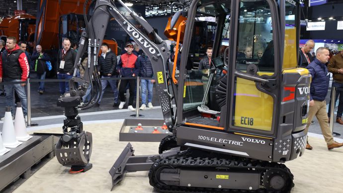 Minipelle Volvo électrique EC18 (1,8 t).