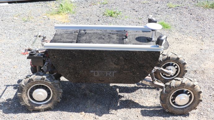 Le rover DART est à quatre roues motrices et pèse 100 kg.