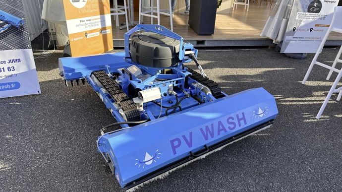 PVWash propose un dispositif original de nettoyage des panneaux solaires.